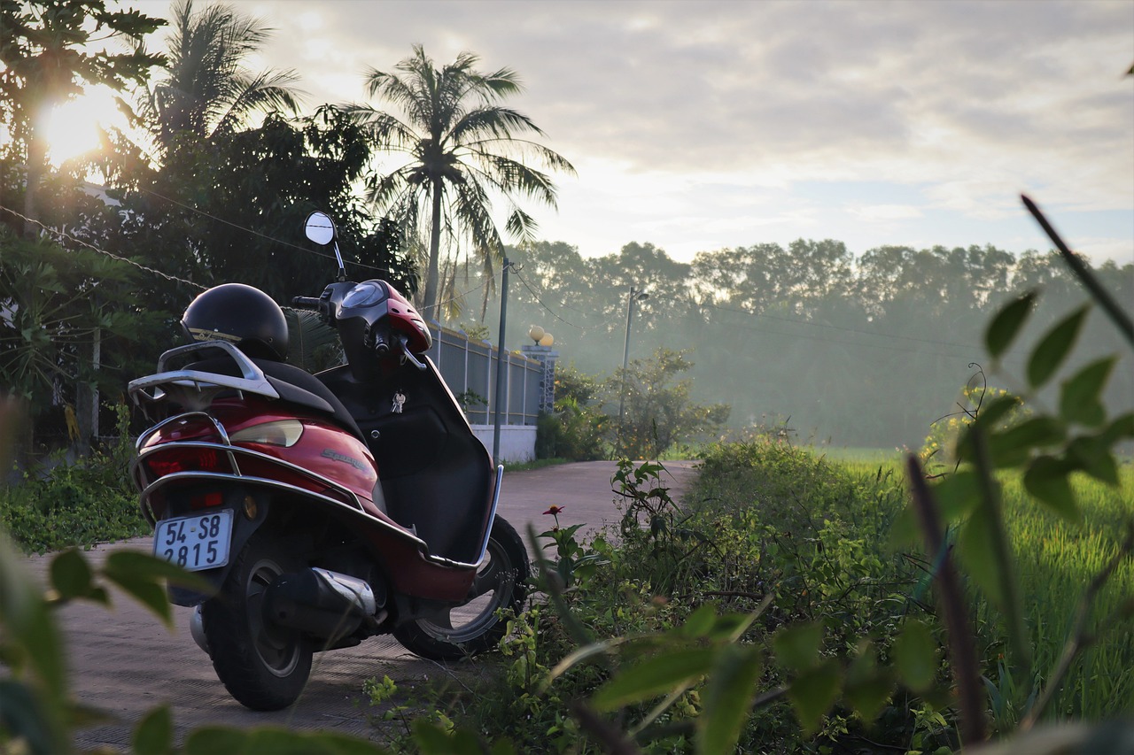 motorcycle-5927265_1280